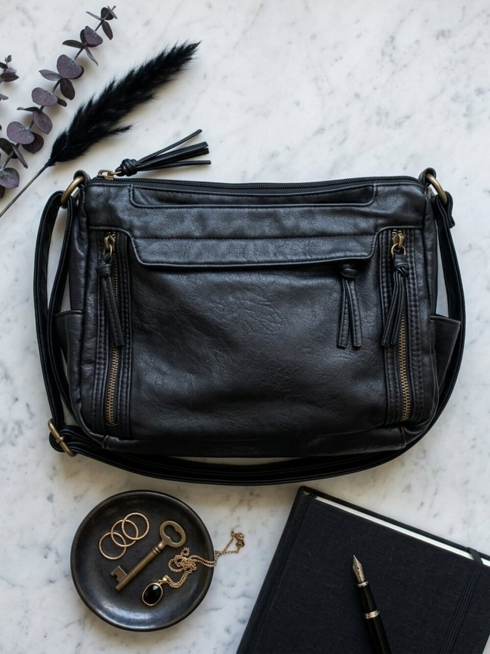 Bueno Black Vegan Leather Multi-Pocket Crossbody Bag Organizer